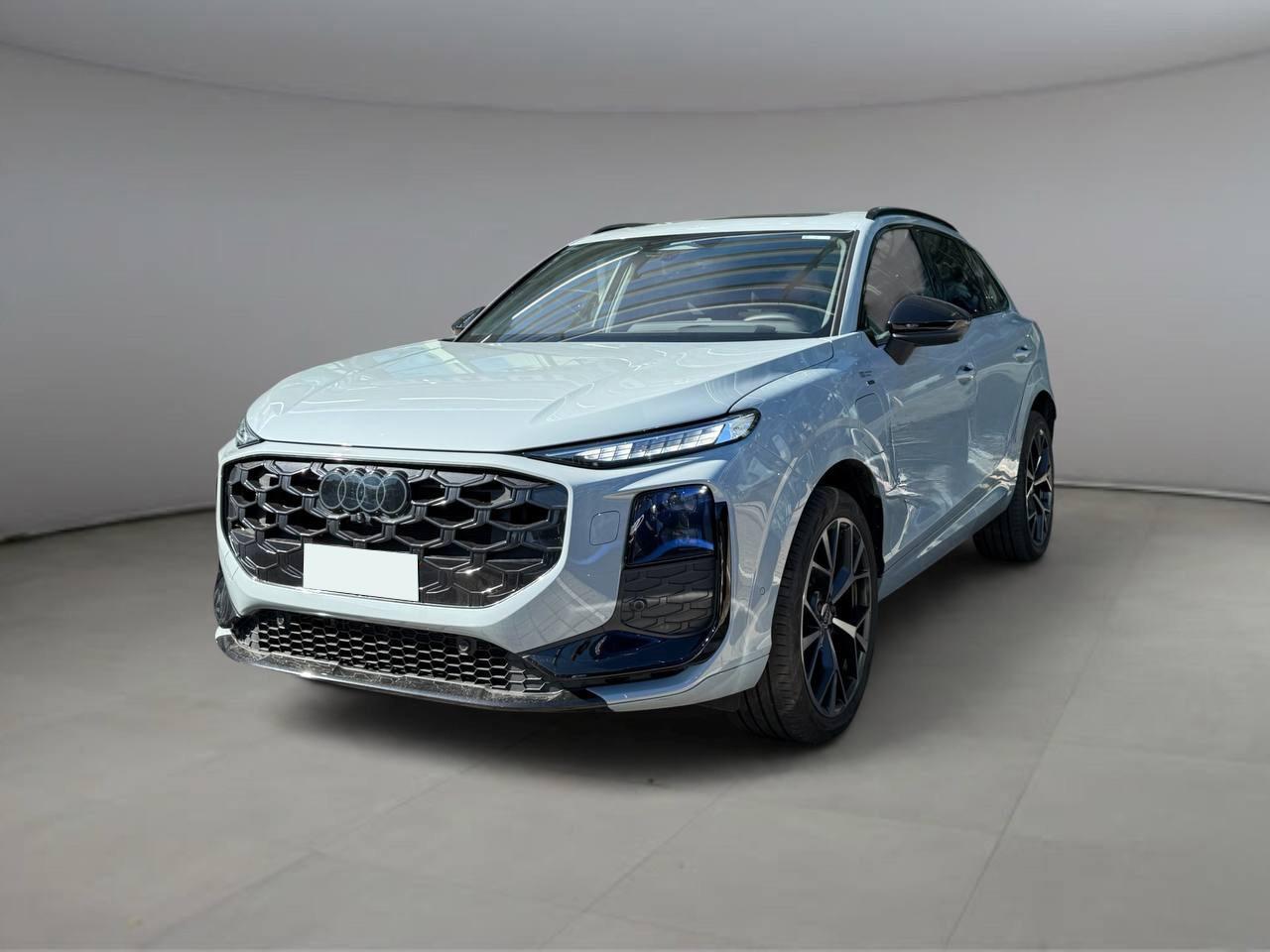 Audi Audi Q3 SUV Business e-hybrid 200 kW S tronic
