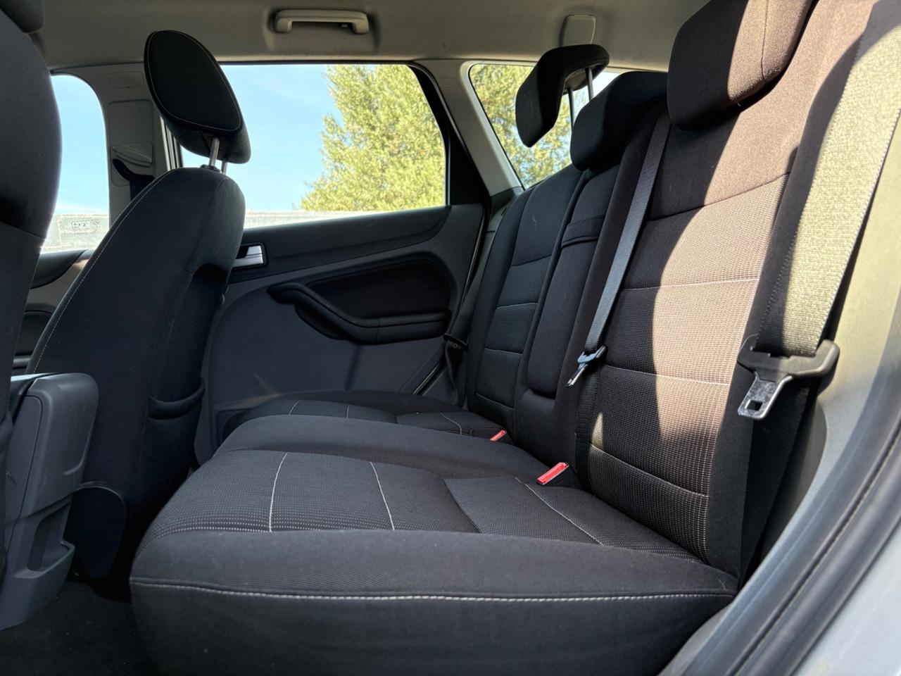 Ford Focus 1.6 gpl titanium