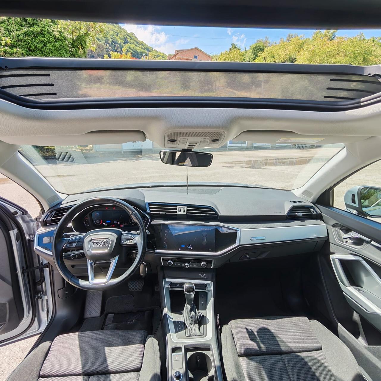Audi Q3 35 2.0 tdi Business s-tronic
