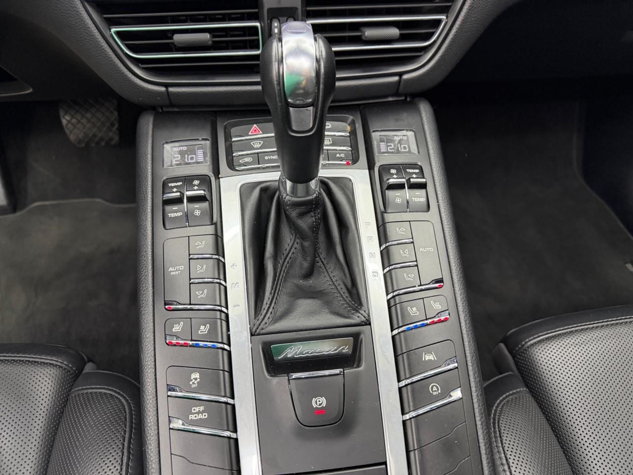 Porsche Macan 2.0 IPER FULL TETTO