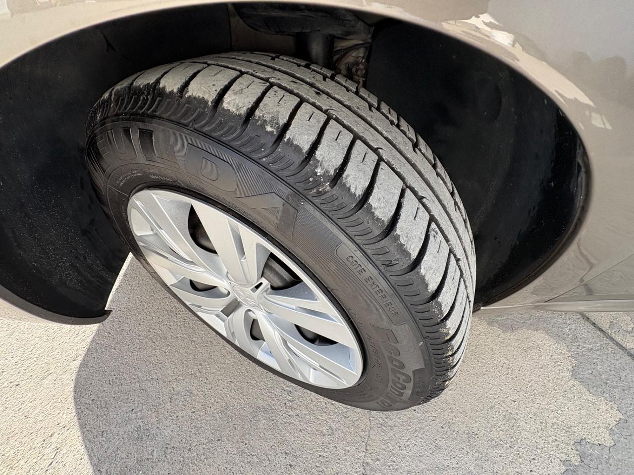 Peugeot 208 1.4 HDi 68 CV 5 porte Active