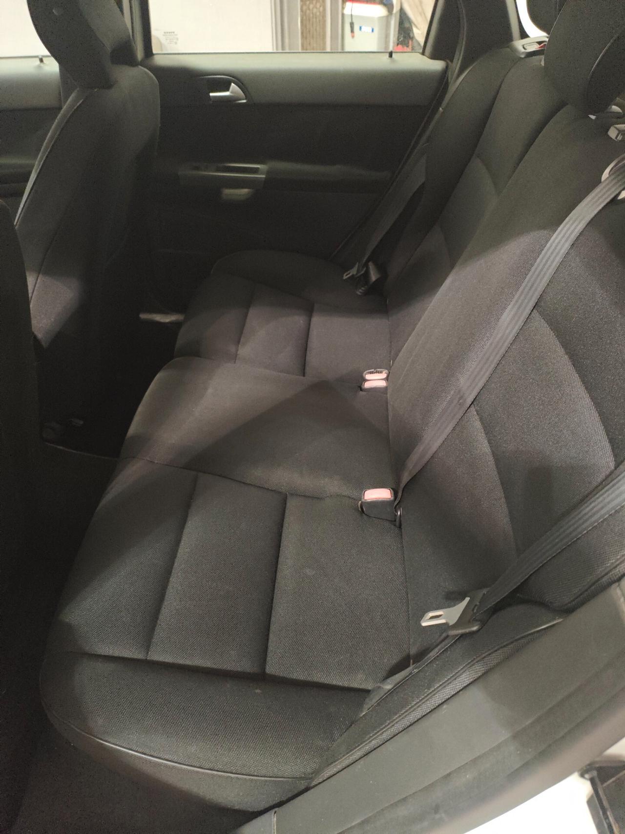 Volvo V50 D2 R-design