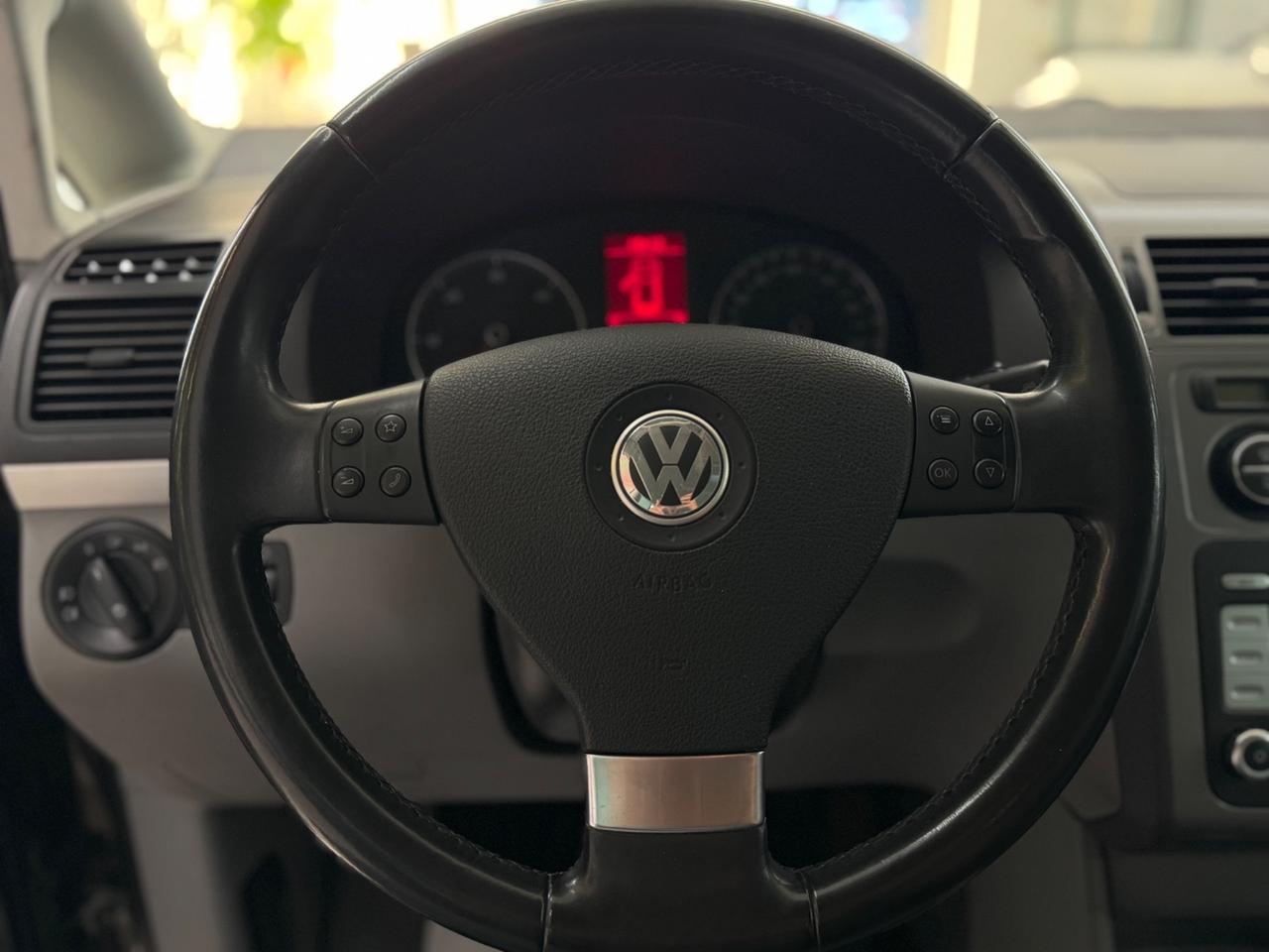 Volkswagen Touran 2.0 F DSG Highline