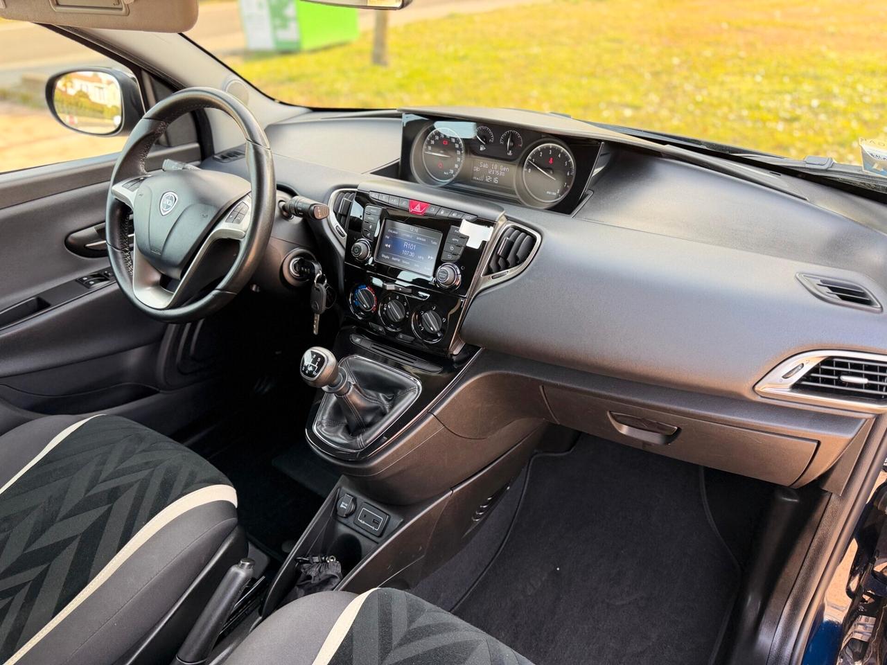 Lancia Ypsilon 1.2 69 CV 5 porte GPL Ecochic Platinum