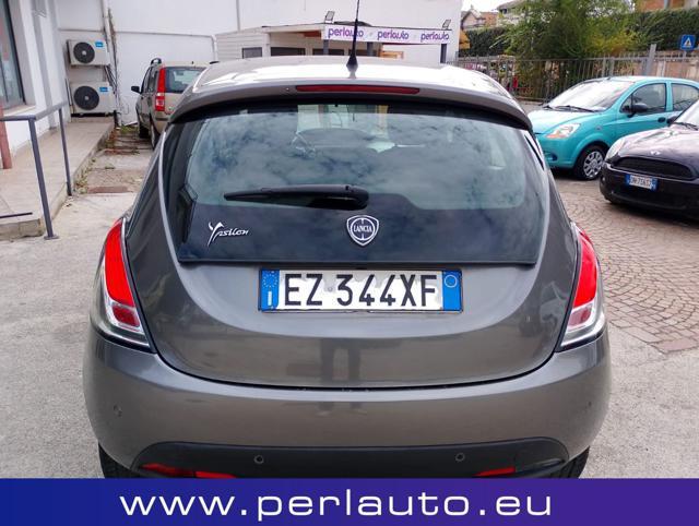 LANCIA Ypsilon 1.2 69 CV 5 porte Gold
