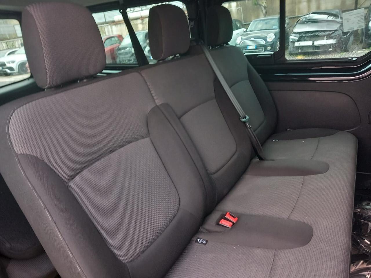 Renault Trafic BluedCi 150CV 9 POSTI SINISTRATO