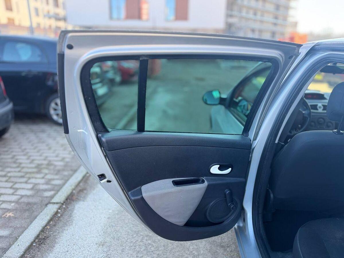 Renault Clio 1.2 16v Live! 5p