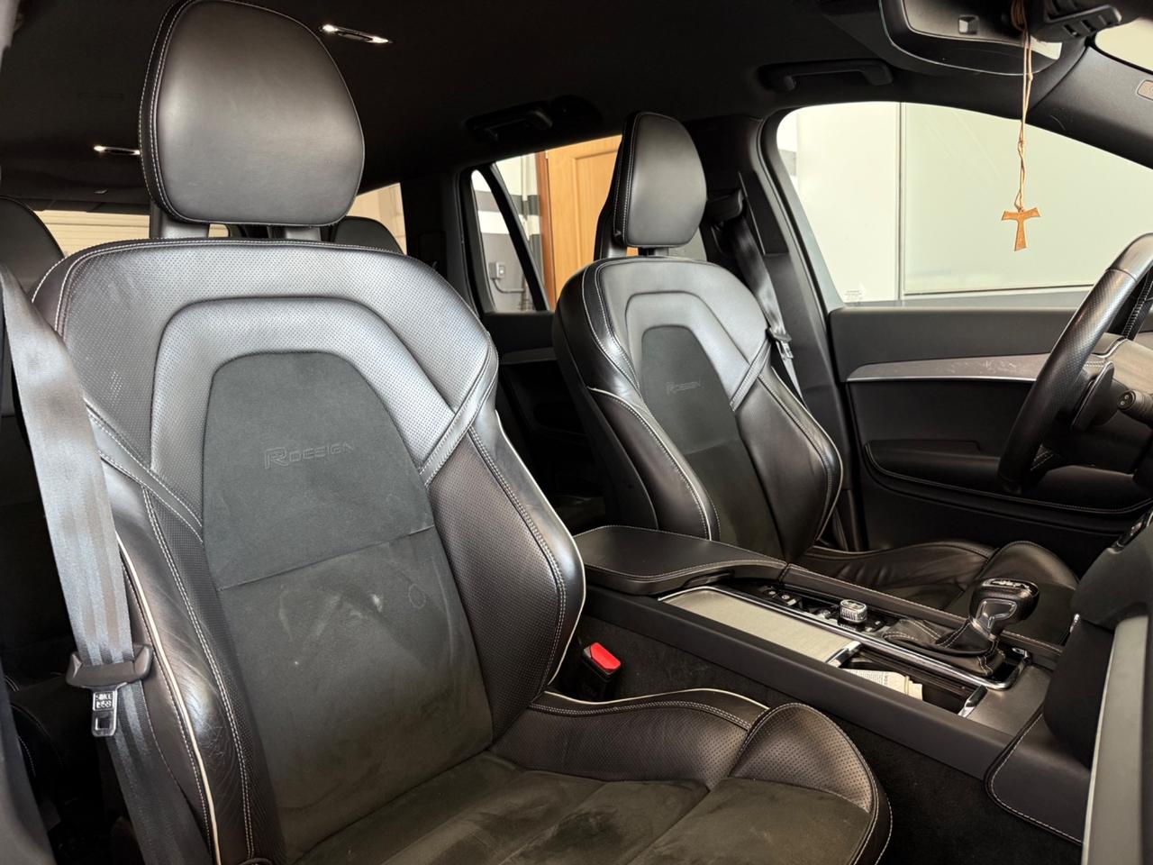 Volvo XC 90 XC90 R-DESIGN D5