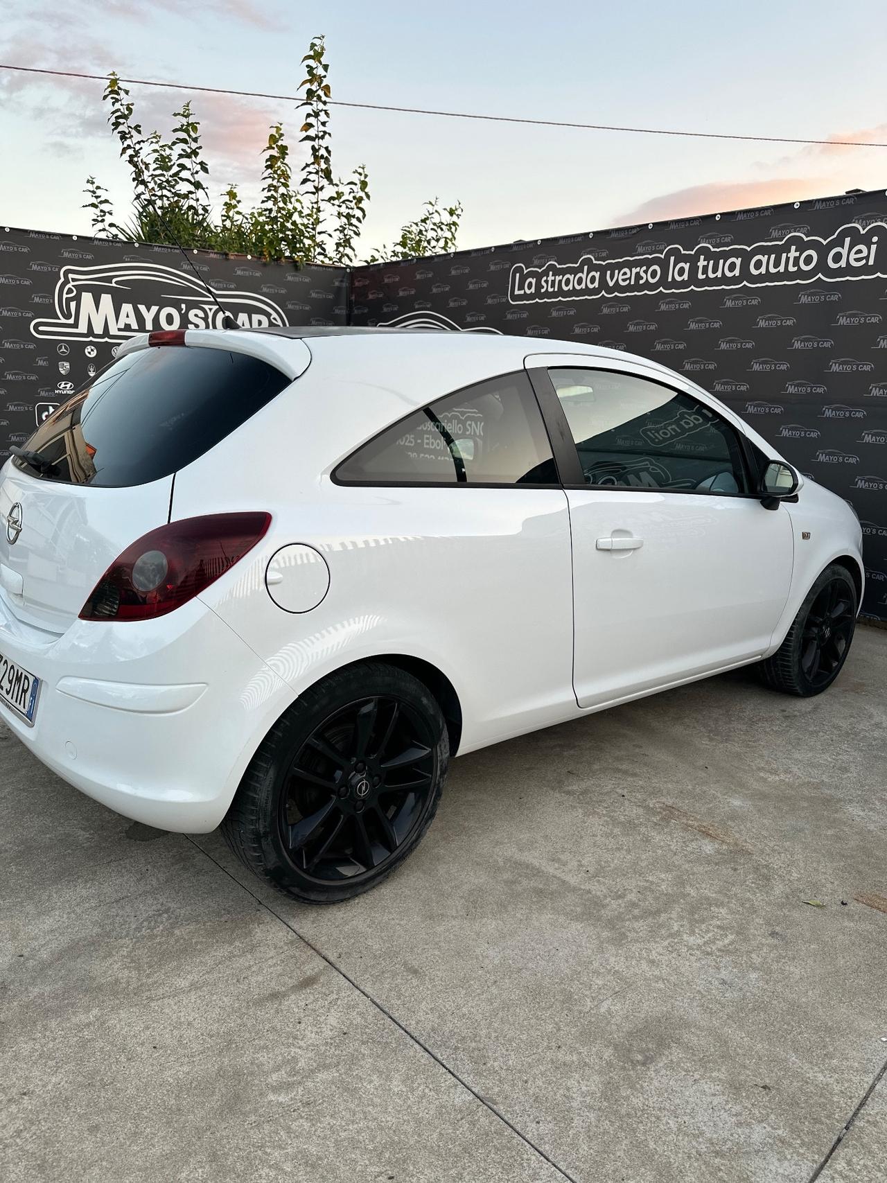 OPEL CORSA (anno 2011)