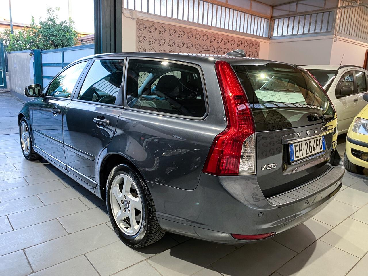 Volvo V50 1.6D 2012 • Spaziosa e sicura