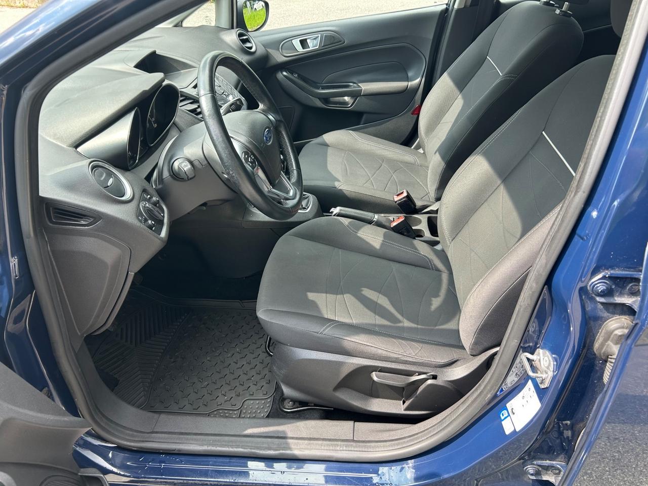 Ford Fiesta 1.5 TDCi 75CV 5 porte Black &*Neo patentati