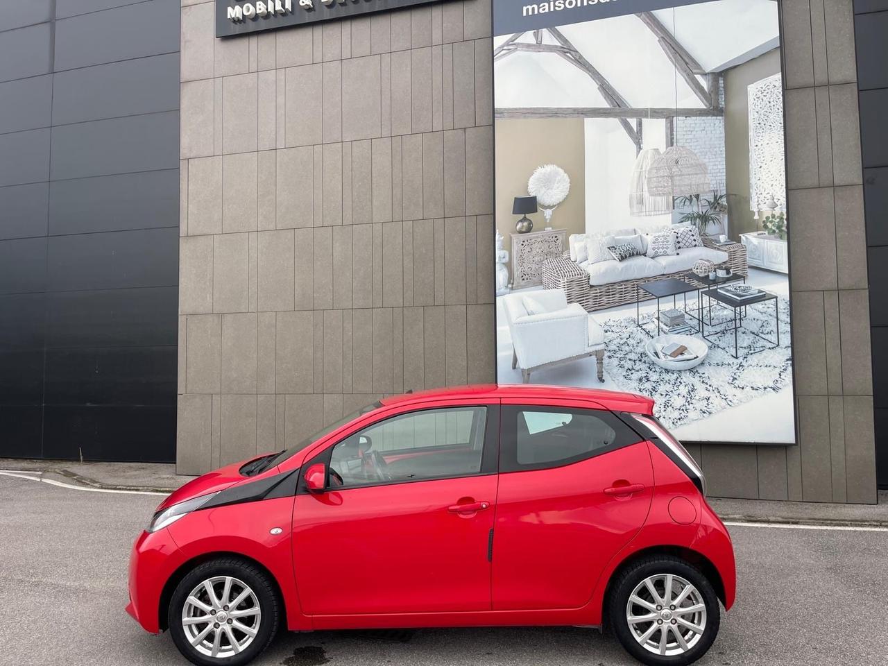 Toyota Aygo 1.0 VVT-i 69 CV 5 porte x-wave