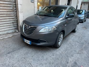 Lancia Ypsilon 1.2 69 CV 5 porte S&S Gold finanziabile
