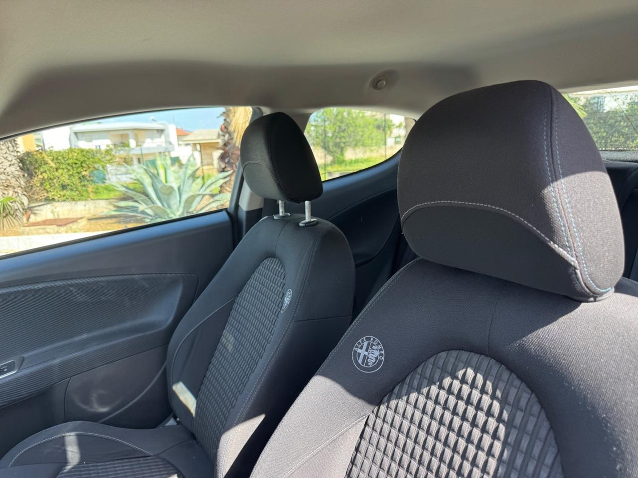 Alfa Romeo MiTo 1.6 JTDm 16V Distinctive Sport Pack