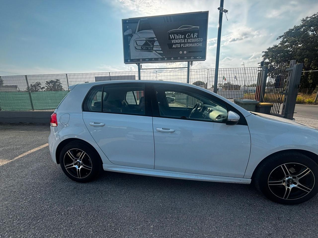 Volkswagen Golf 1.6 TDI DPF 3p. Highline