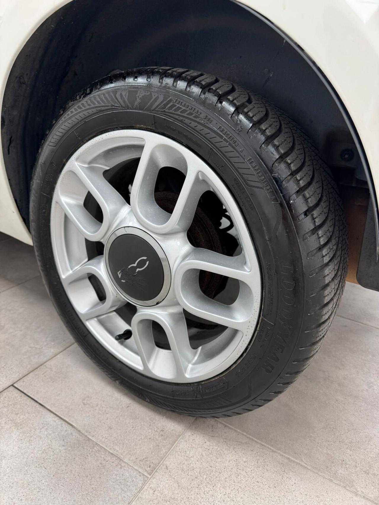 FIAT 500 LOUNGE 1.2 BENZINA 2011