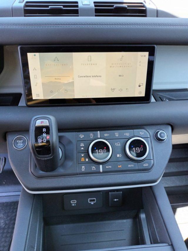 LAND ROVER Defender 110 3000D I6 250CV AWD AUTO X-DYNAMIC SE ITALIA