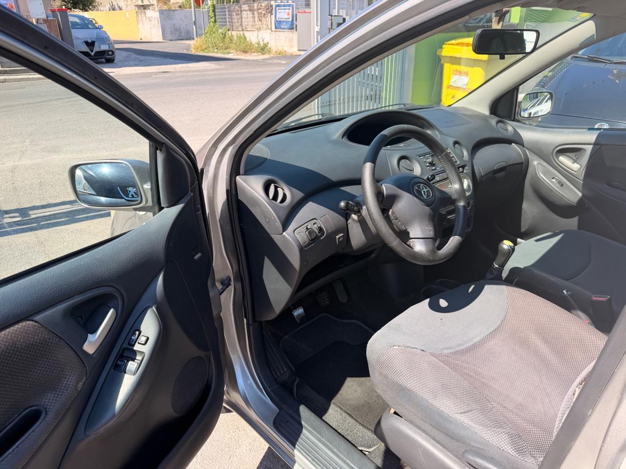 Toyota Yaris 1.3 BENZ/GPL 12/2003