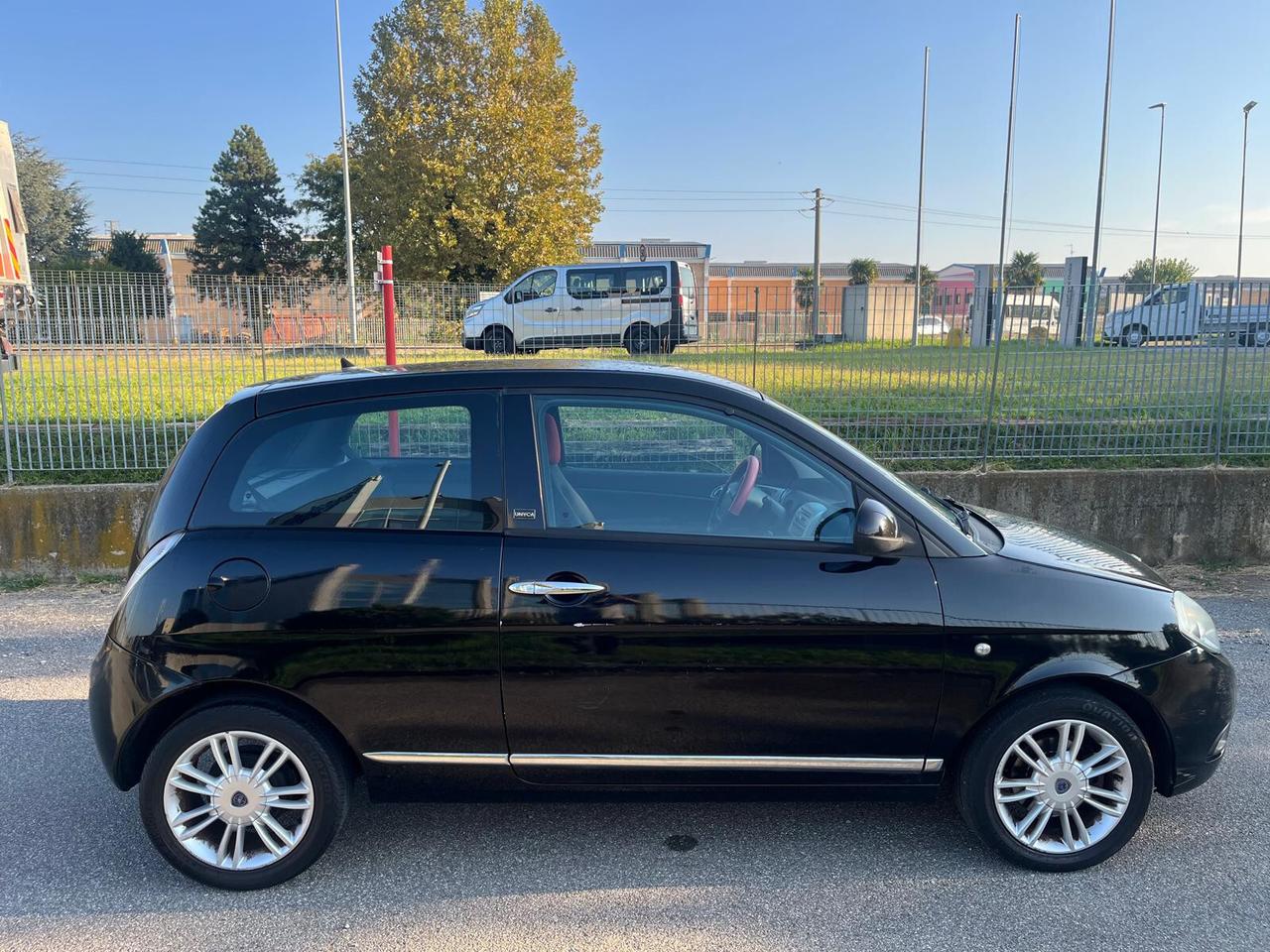 Lancia Ypsilon 1.3 MJT 75 CV Platinum