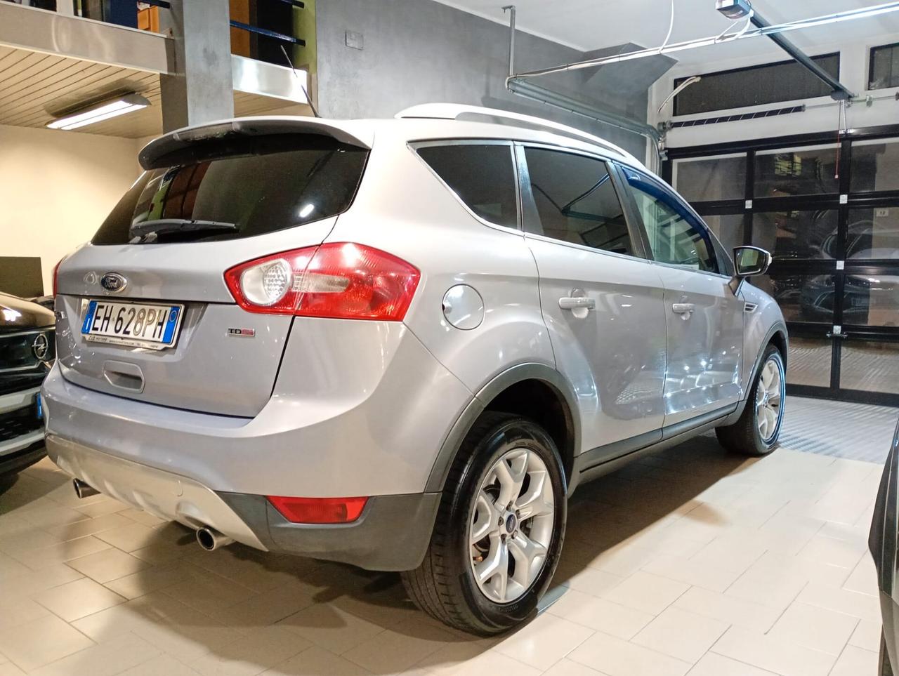 Ford Kuga 2.0 TDCi 140 CV 2WD Titanium