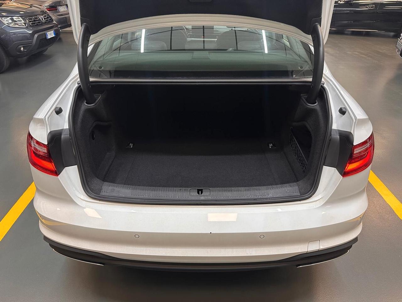 Audi A4 40 2.0 tfsi mhev Business 204cv s-tronic