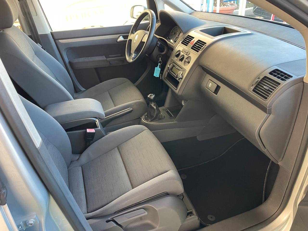 Volkswagen Touran 2.0 Highline Ecofuel ( 7 POSTI )