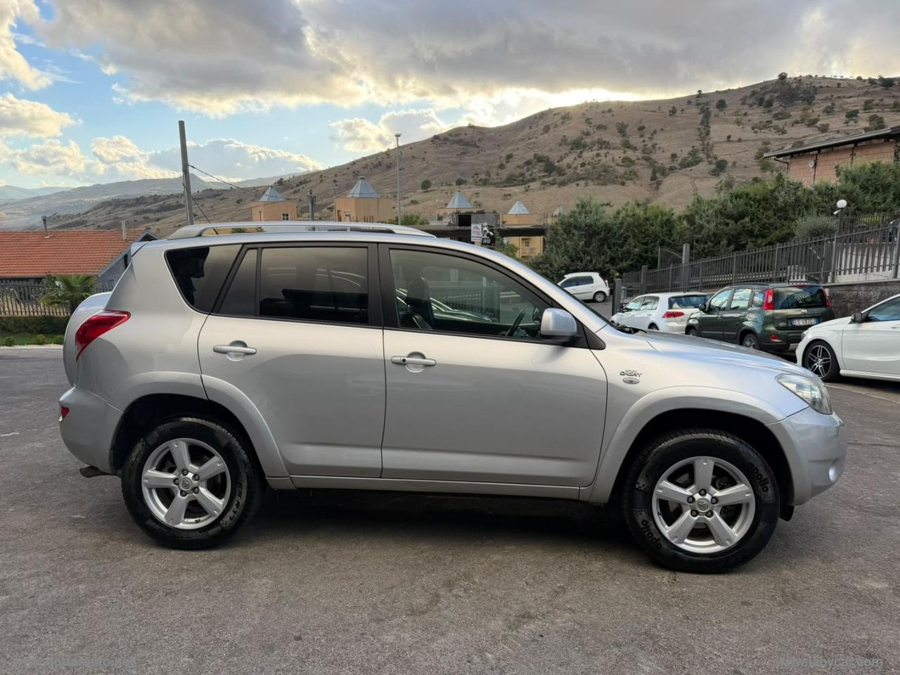 TOYOTA RAV4 2.2 D-4D 177 CV Sol Plus
