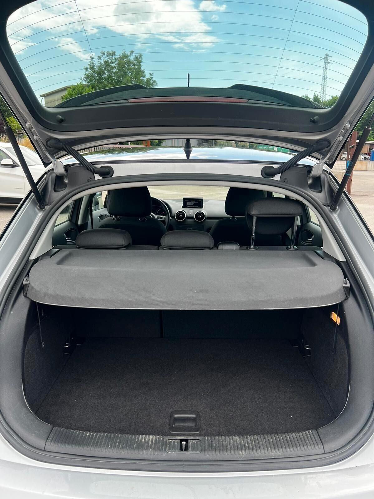 Audi A1 1.6 TDI S line edition plus