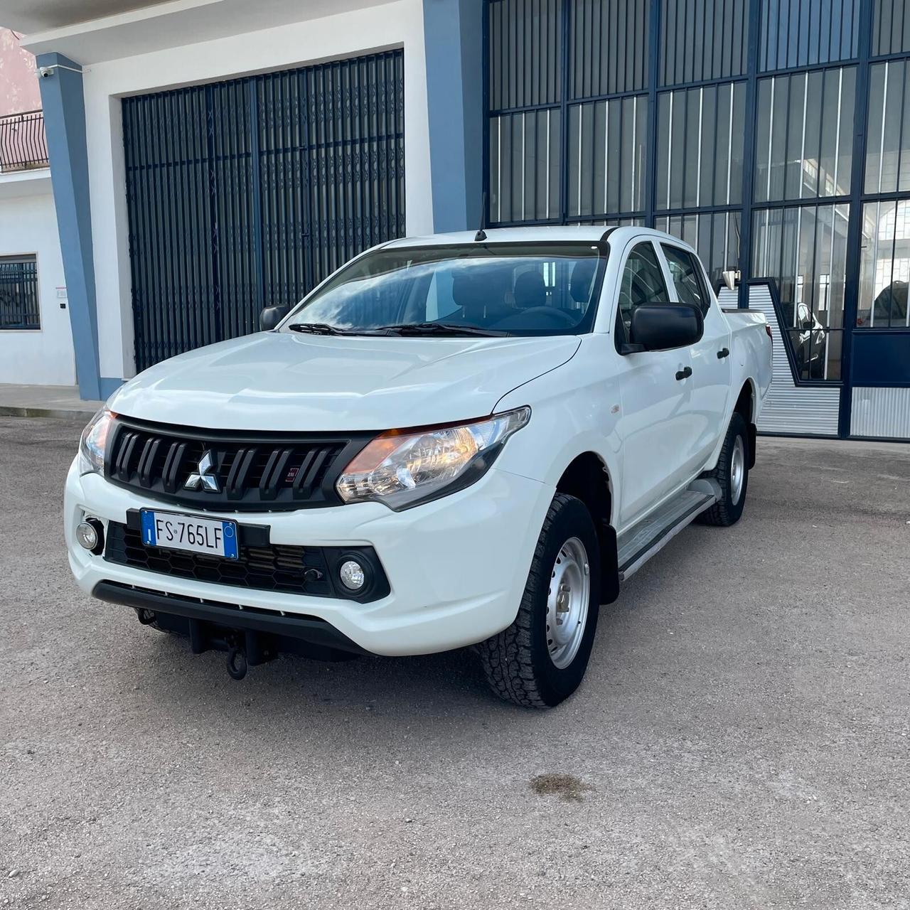 Mitsubishi L200 2.4 DI-D/154CV Double Cab Invite