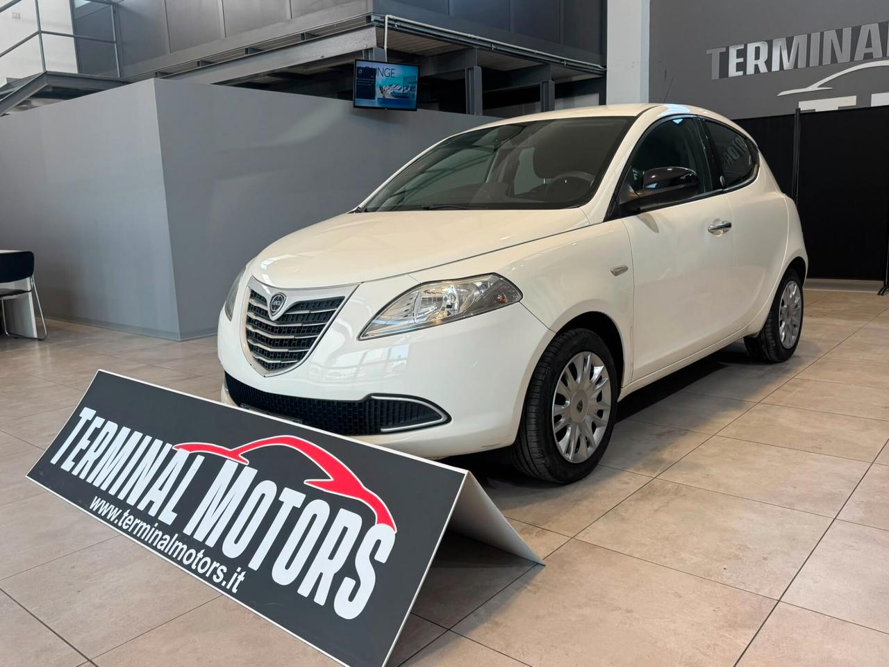 Lancia Ypsilon 1.2 69 CV BENZINA GPL Ecochic