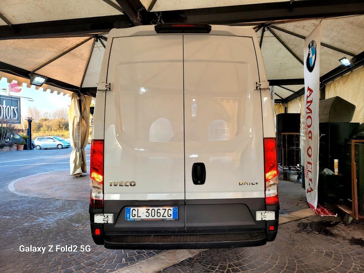 Iveco Daily bianco