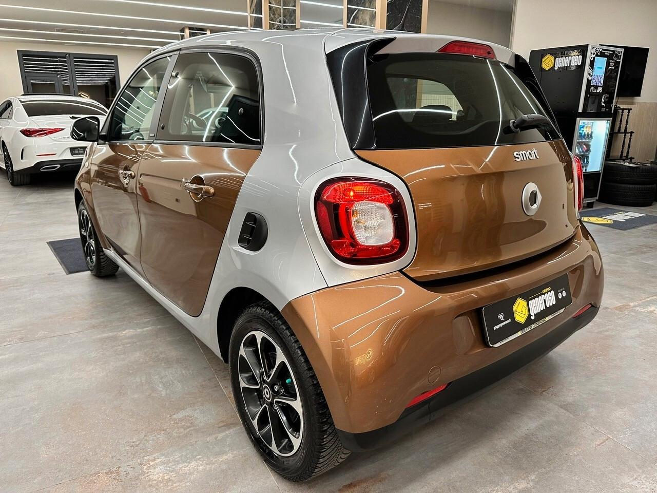 Smart ForFour 1.0 Youngster 71 CV 2015