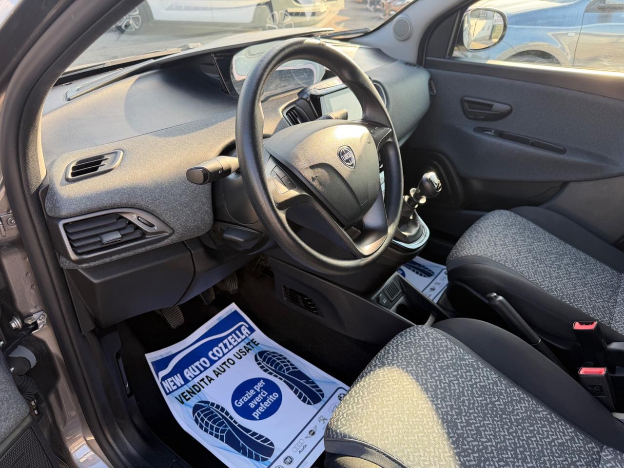 Lancia Ypsilon 1.0 FireFly 5 porte S&S Hybrid Ecochic Silver
