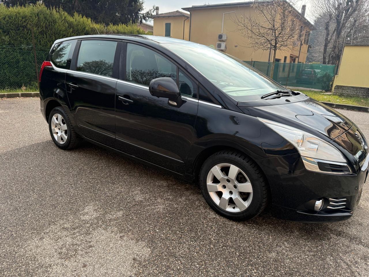 Peugeot 5008 1.6 hdi - 12 MESI DI GARANZIA -