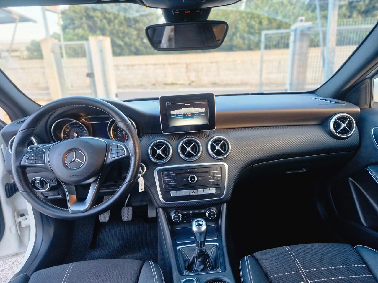 Mercedes-benz A 200 d Premium