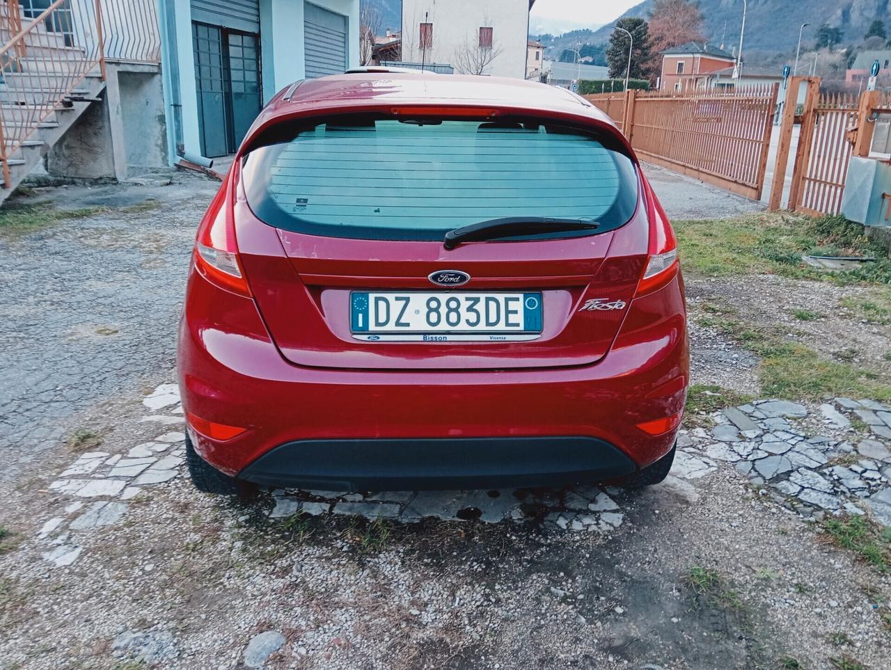 Ford Fiesta 1.4 5 porte Bz.- GPL Titanium