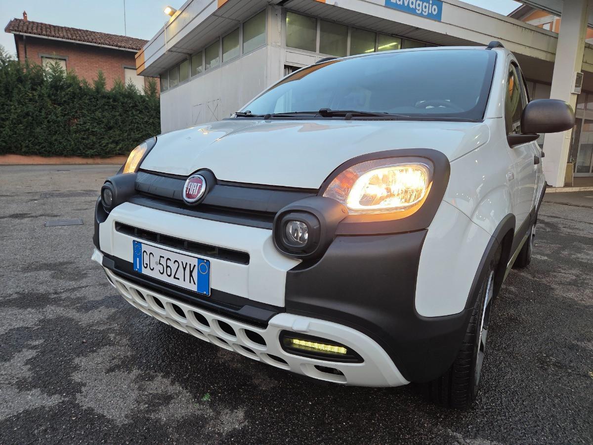 FIAT Panda 1.0 hybrid City Cross s&s 70cv