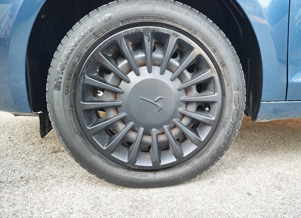 PARI A NUOVA YPSILON 1.0HYBRID 10/2023 KM 39.000