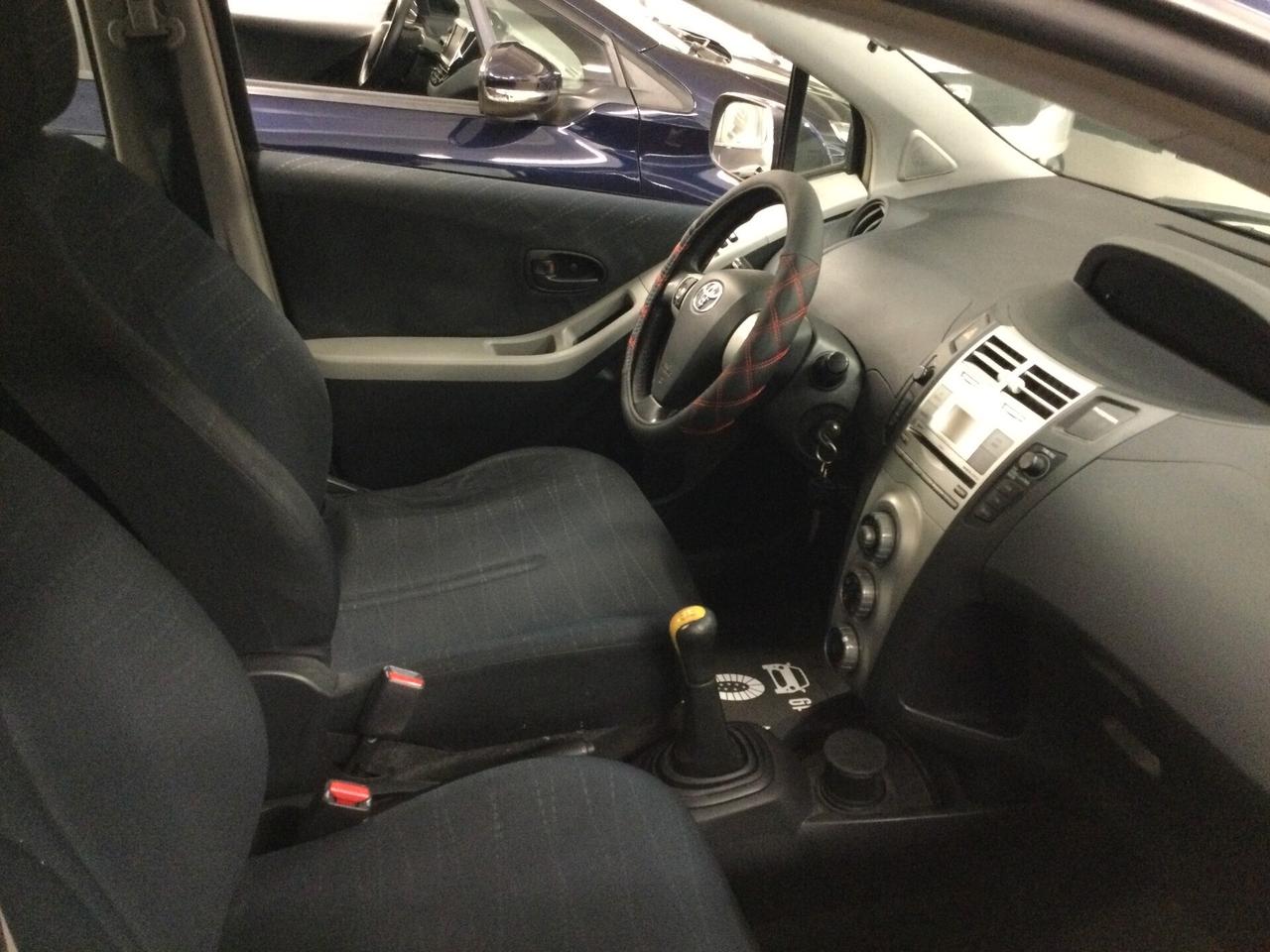 Toyota Yaris 1.3 5 porte Luna