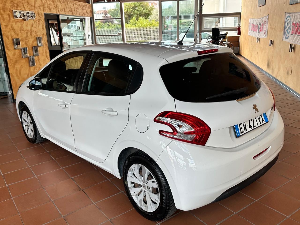 Peugeot 208 1.4 HDi 68 CV 5 porte