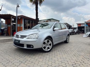 Volkswagen Golf ADATTA A NEOPATENTATI 1.6 16V FSI 5p. Comfortline