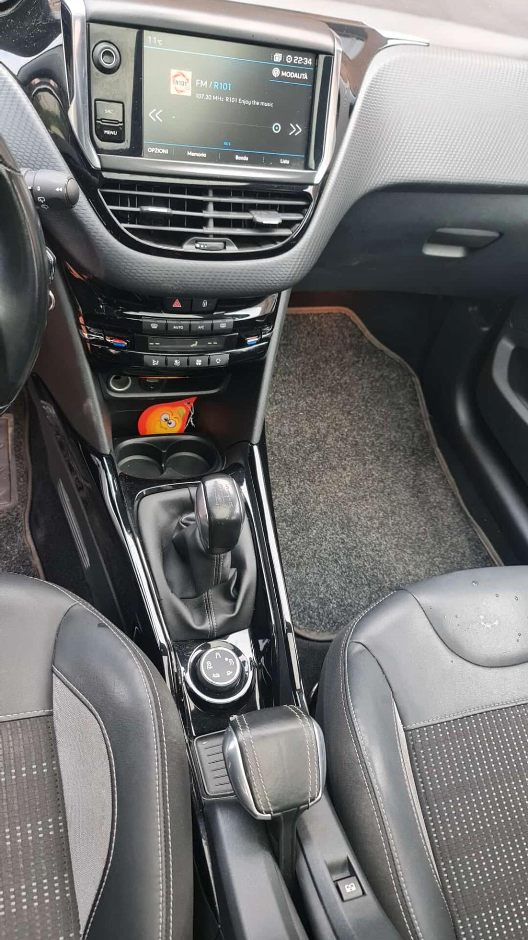 Peugeot 2008 Peugeot 2008 2008 1.6 bluehdi Allure 100cv TETTO CIEL PANORAMICO