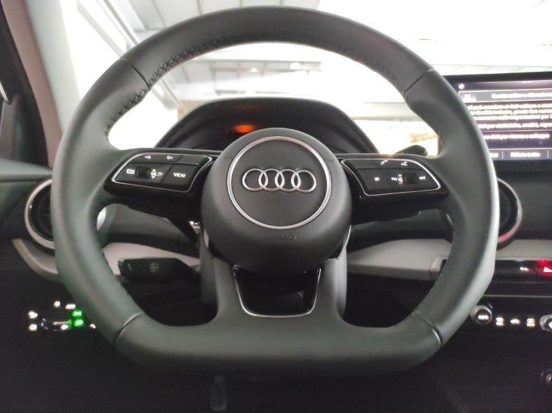 AUDI Q2 - Q2 35 TFSI S tronic Identity Black