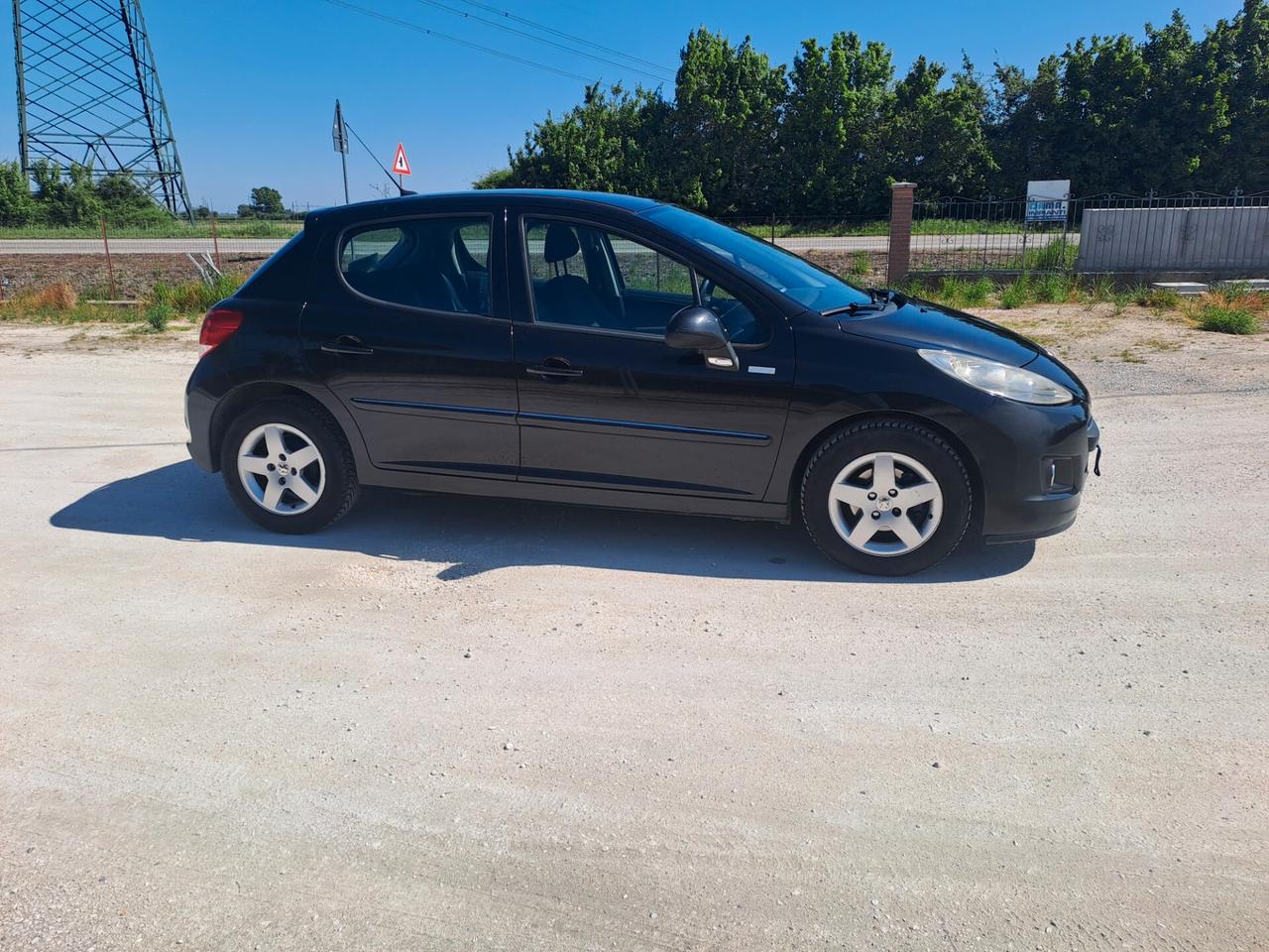 peugeot 207, 1.4 hdi ok neopatentati
