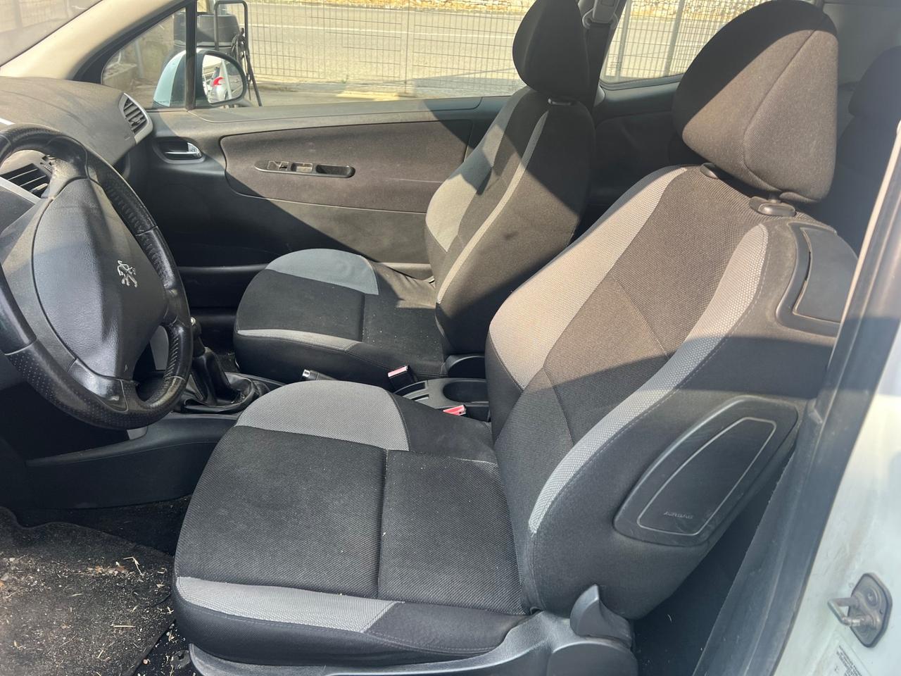 Peugeot 207 1.6 8V HDi 112CV 3p. XS