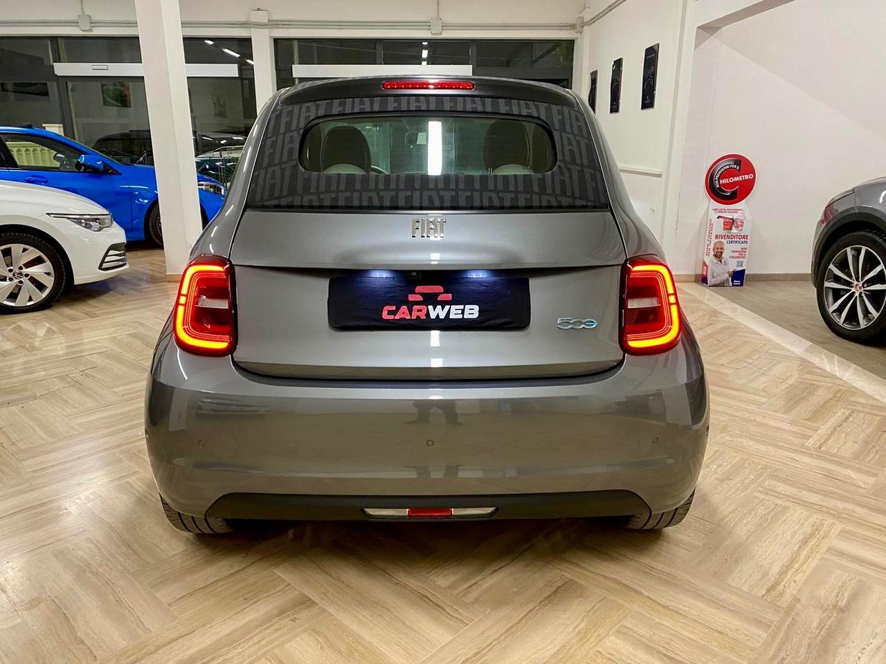 FIAT 500e CABRIO 43KW Navy CAM 2021