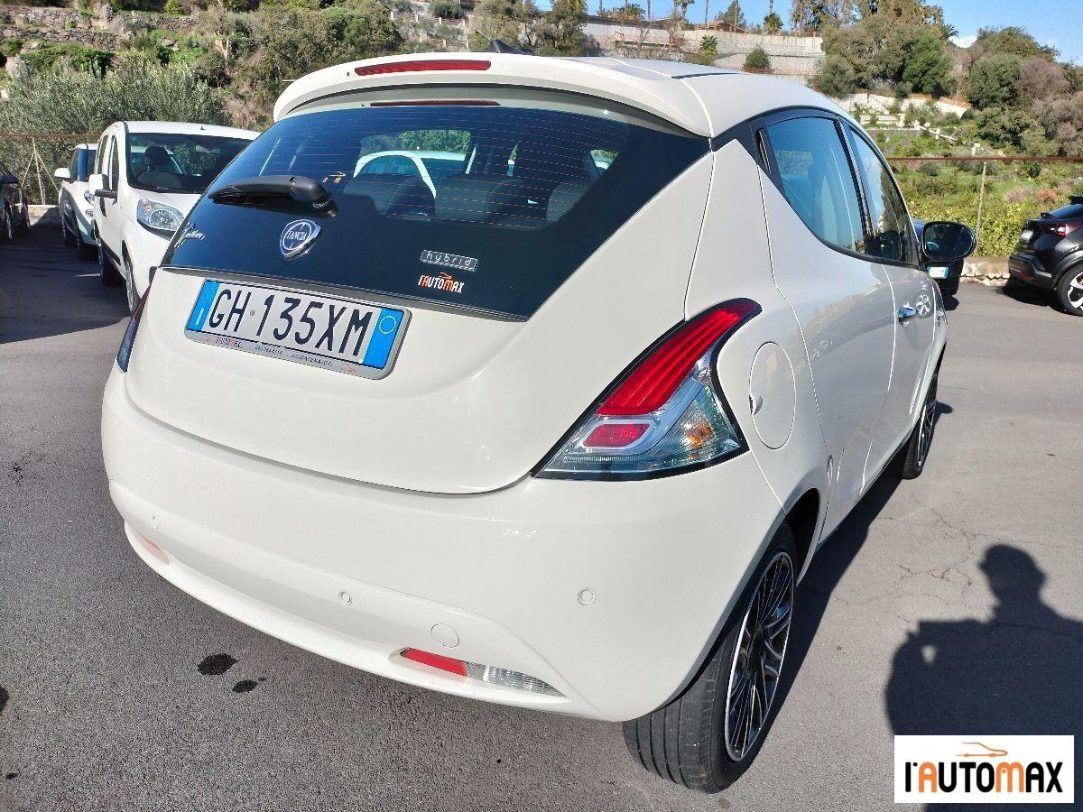 LANCIA - Ypsilon 1.0 firefly hybrid Gold s&s 70cv