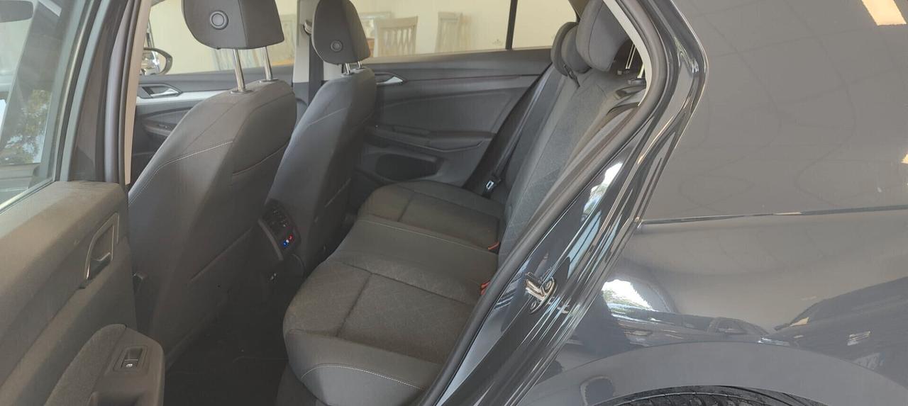 Volkswagen Golf 1.0 eTSI EVO DSG Life