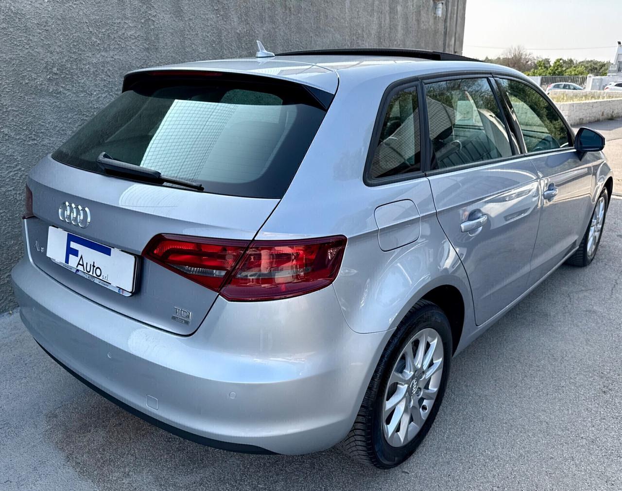 Audi A3 1.6 TDI,TETTO APRIBILE ,Climatronic bizona,Navi,ecc.