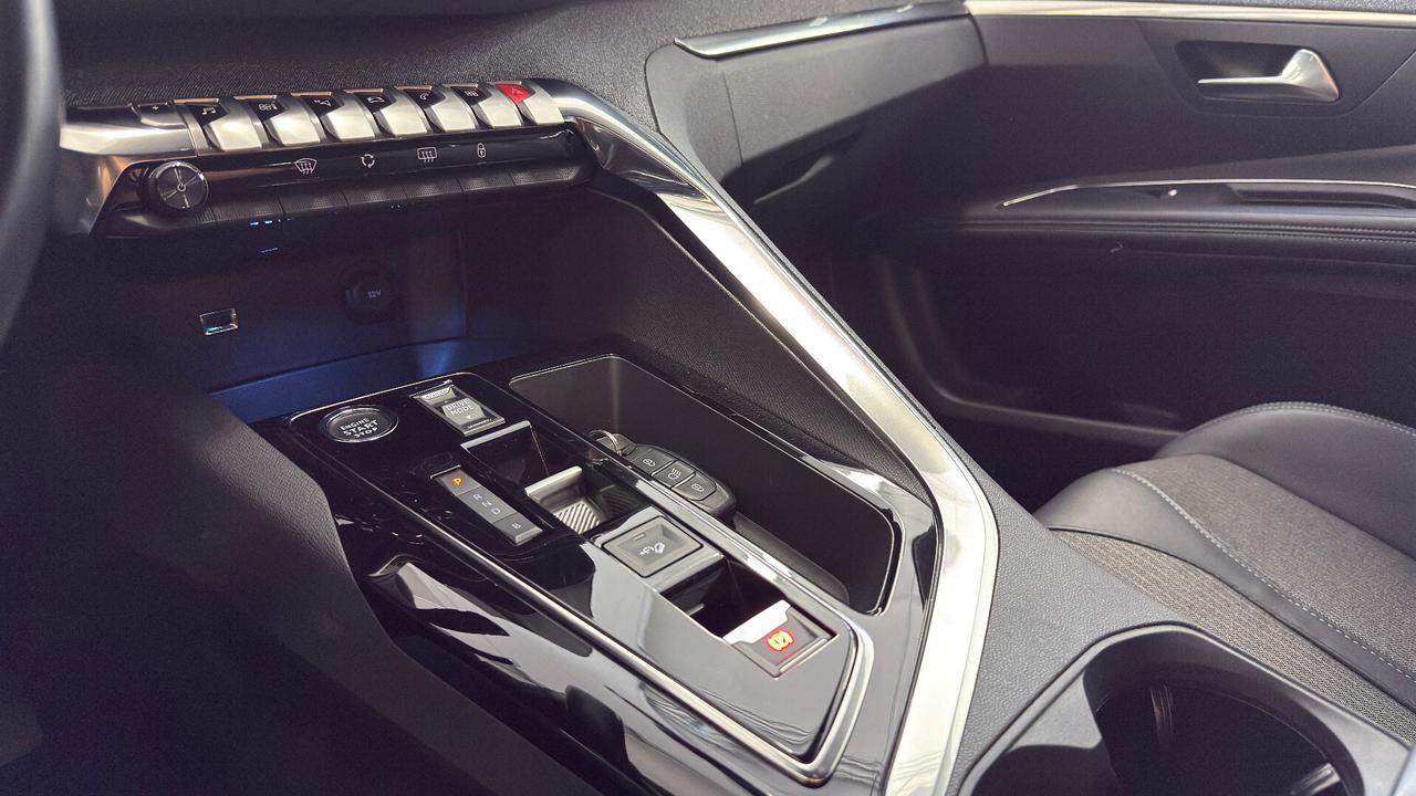 Peugeot 3008 Hybrid4 300 e-EAT8 Allure Pack